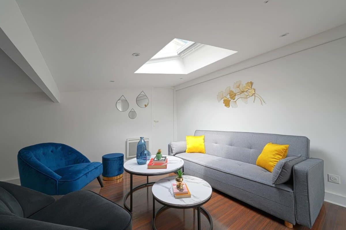 Magnifique Appartement A Pied Du Chateau Versalles Exterior foto